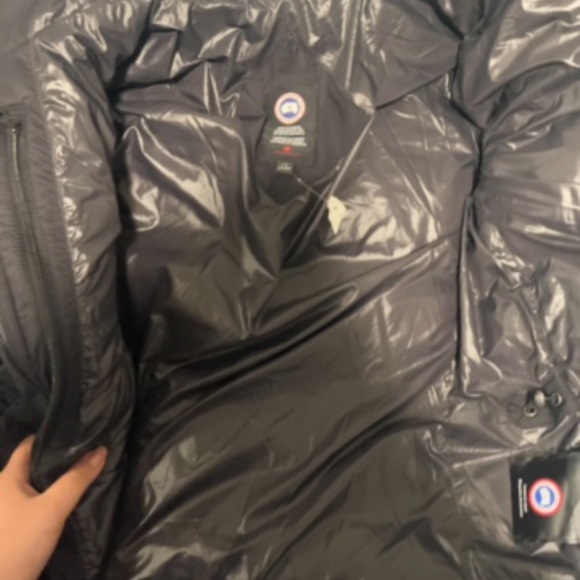 New without tag Canada goose puffer - Picture 6 of 9